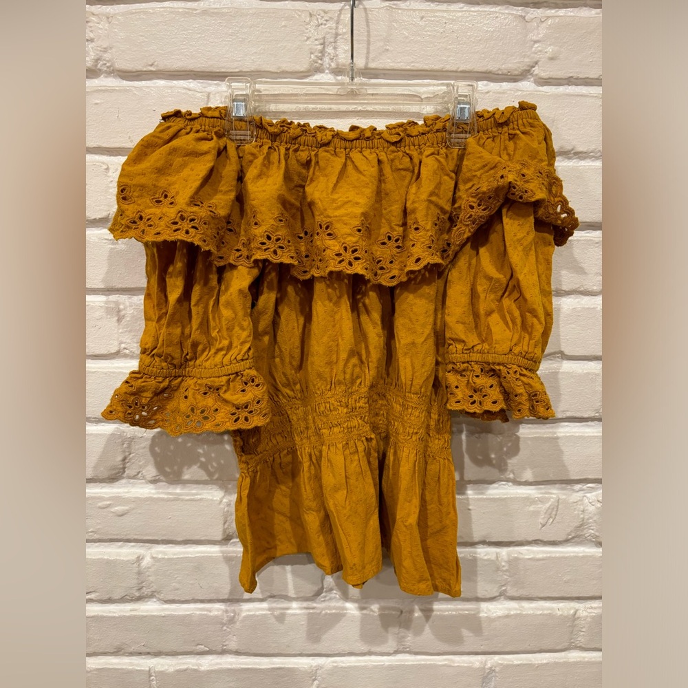 Off-shoulder blouse
